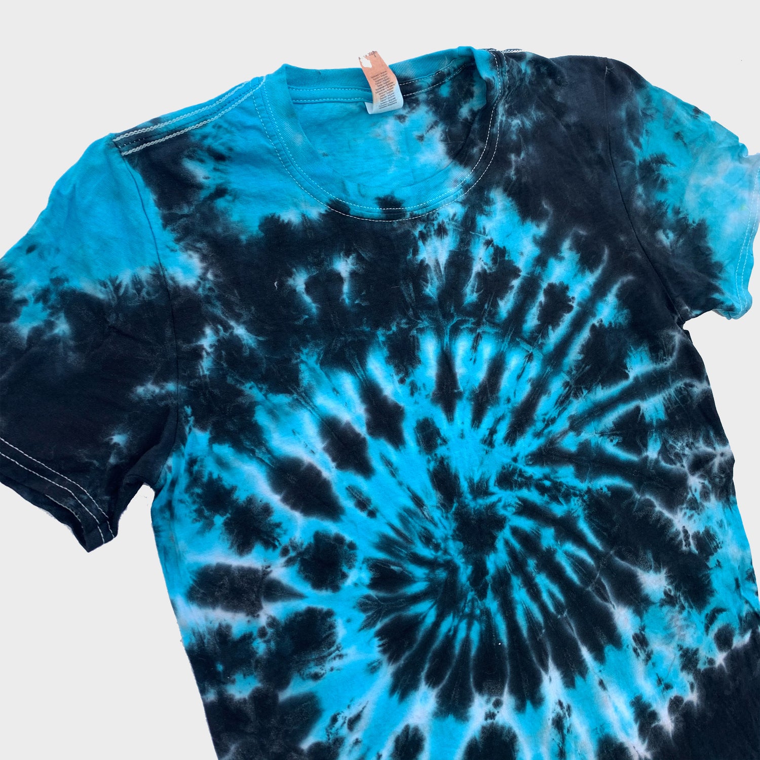 Blue/Black Spiral Tie Dye T-shirt - Free Shipping - iimvclothing