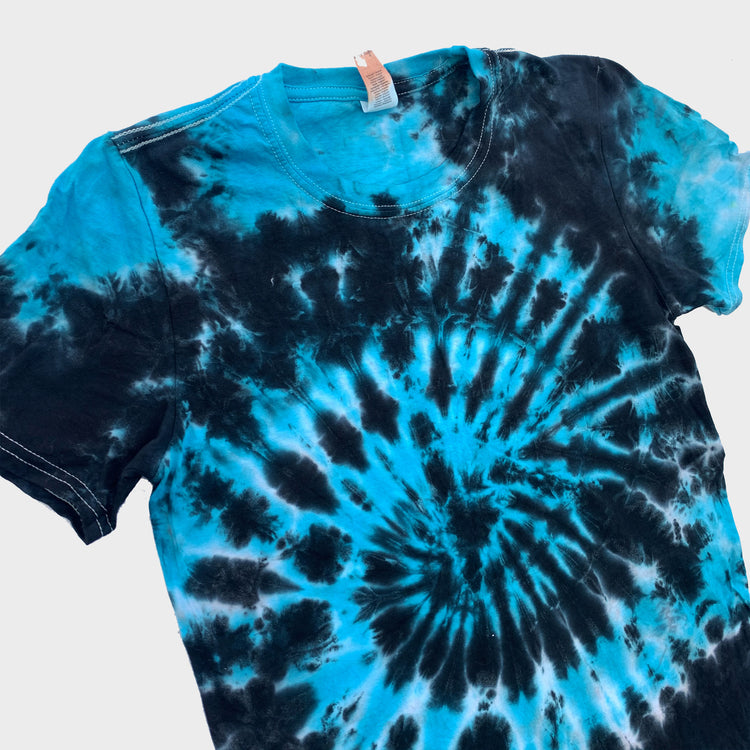Blue/Black Spiral Tie Dye T-shirt - Free Shipping - iimvclothing