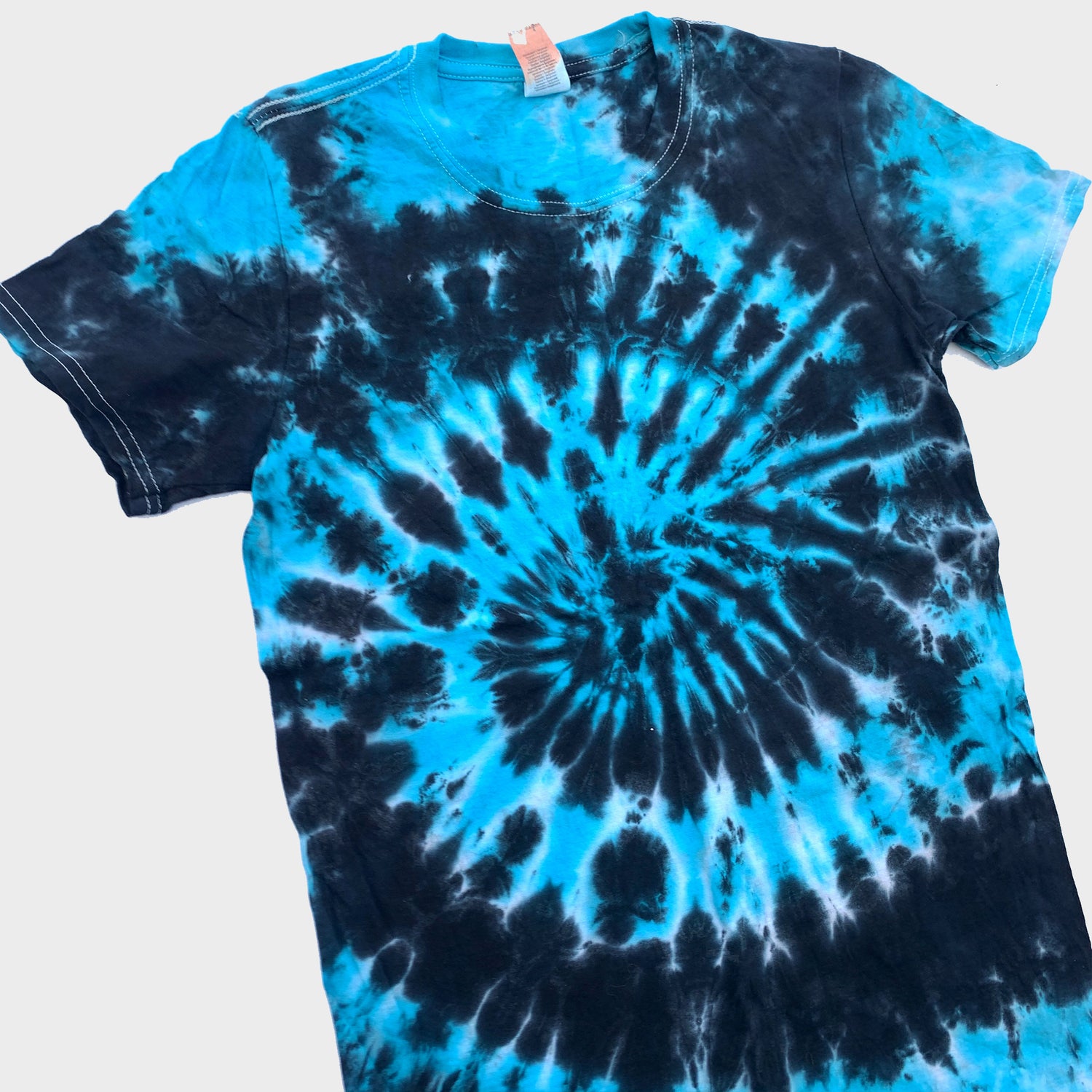Blue/Black Spiral Tie Dye T-shirt - Free Shipping - iimvclothing