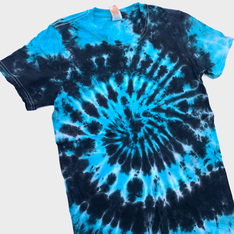 Blue/Black Spiral Tie Dye T-shirt - Free Shipping - iimvclothing