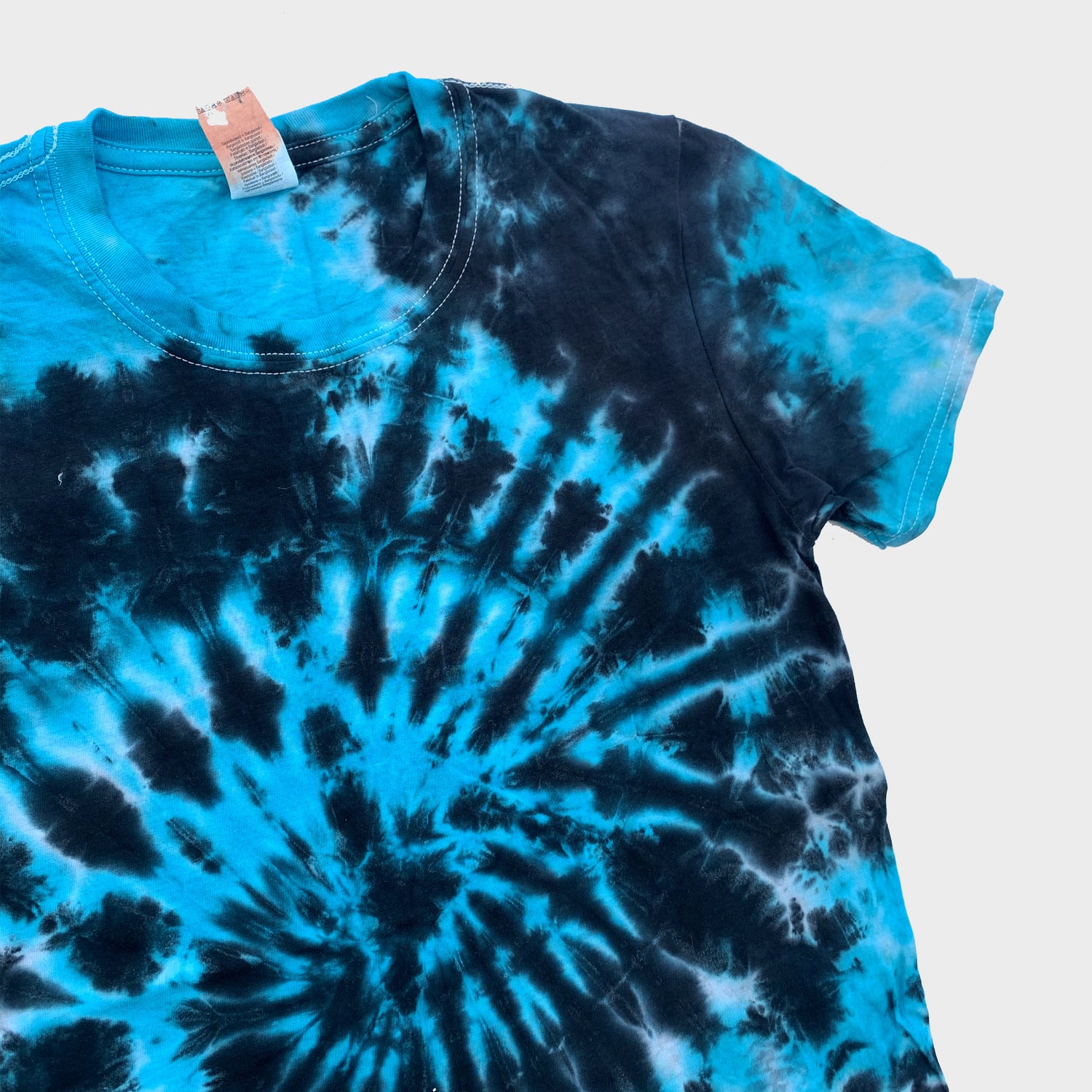 Blue/Black Spiral Tie Dye T-shirt - Free Shipping - iimvclothing
