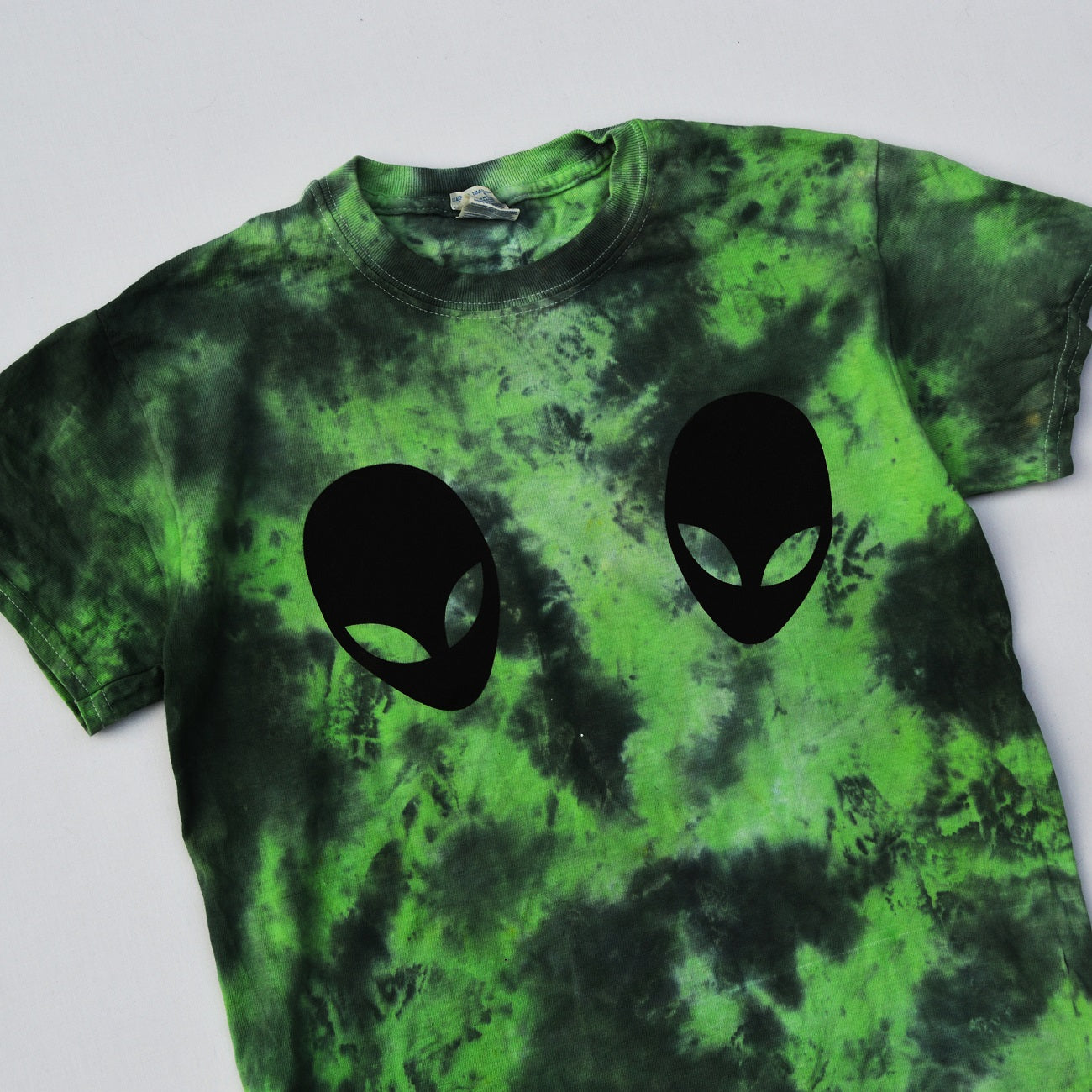 Alien Boobs Green/Black Tie Dye T-shirt - Free Shipping - iimvclothing