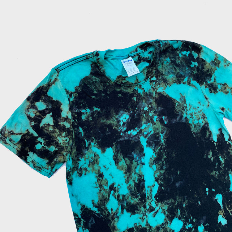 Blue/Black Reverse Tie Dye T-shirt - Free Shipping - iimvclothing