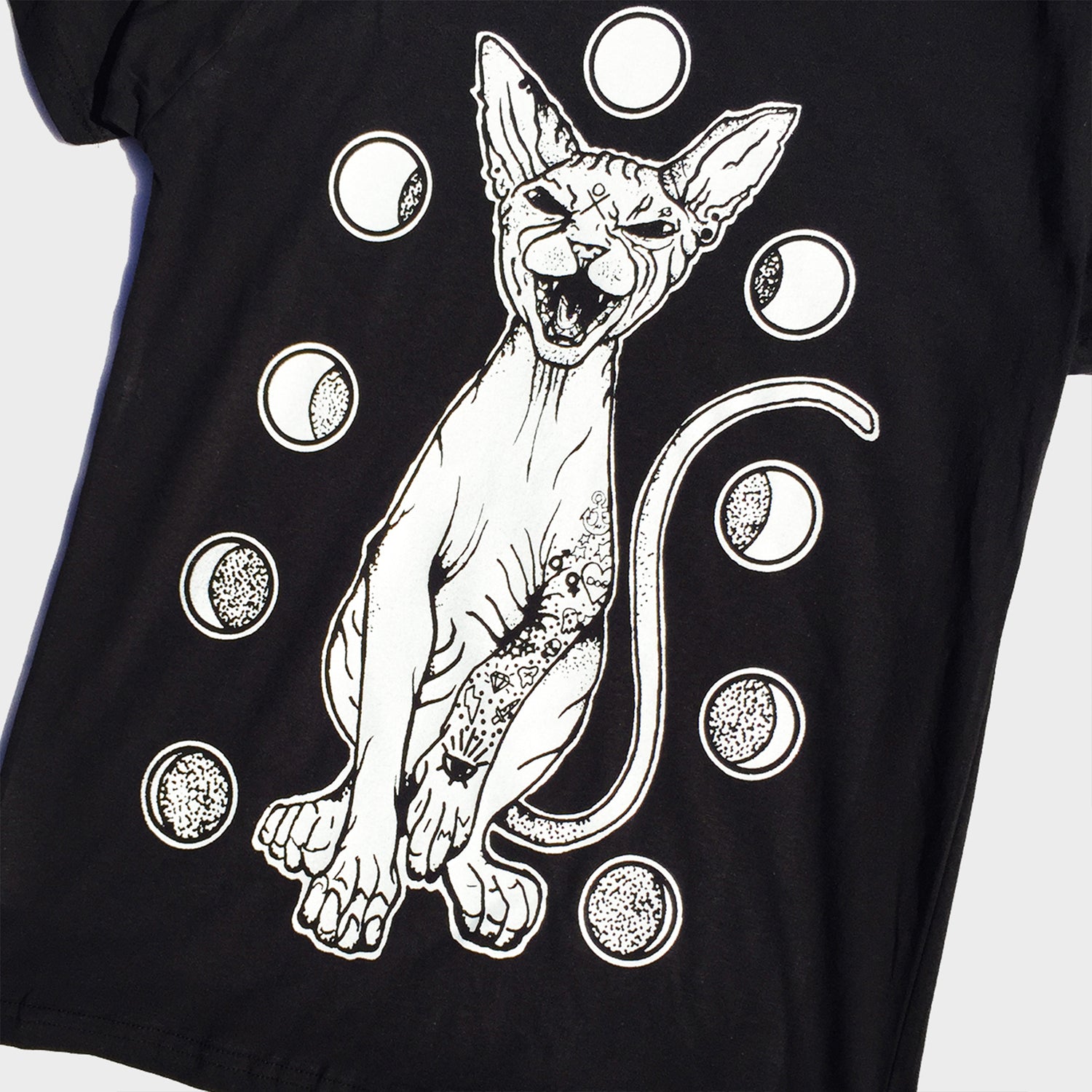 Moon Cat Black T-shirt - Free Shipping - iimvclothing