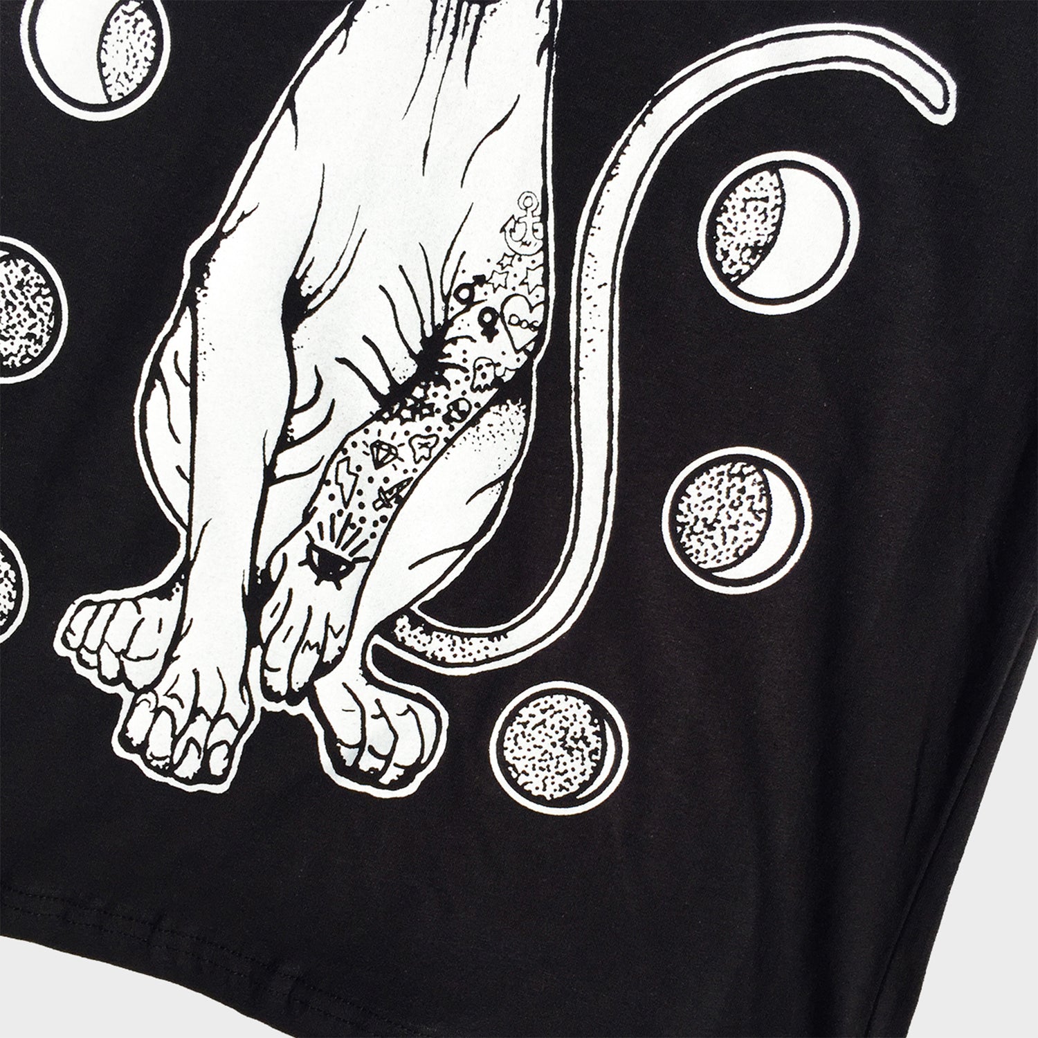 Moon Cat Black T-shirt - Free Shipping - iimvclothing