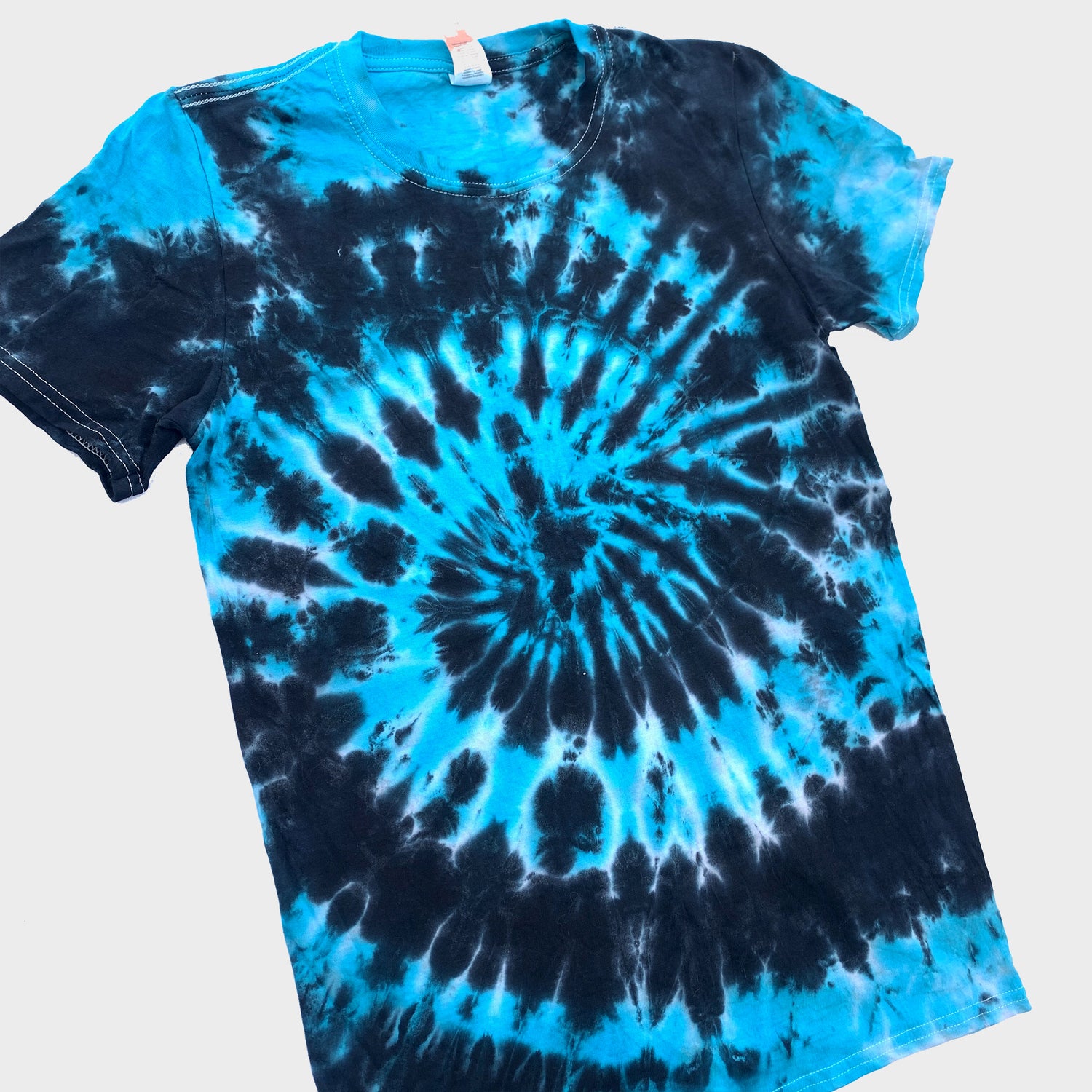 Blue/Black Spiral Tie Dye T-shirt - Free Shipping - iimvclothing