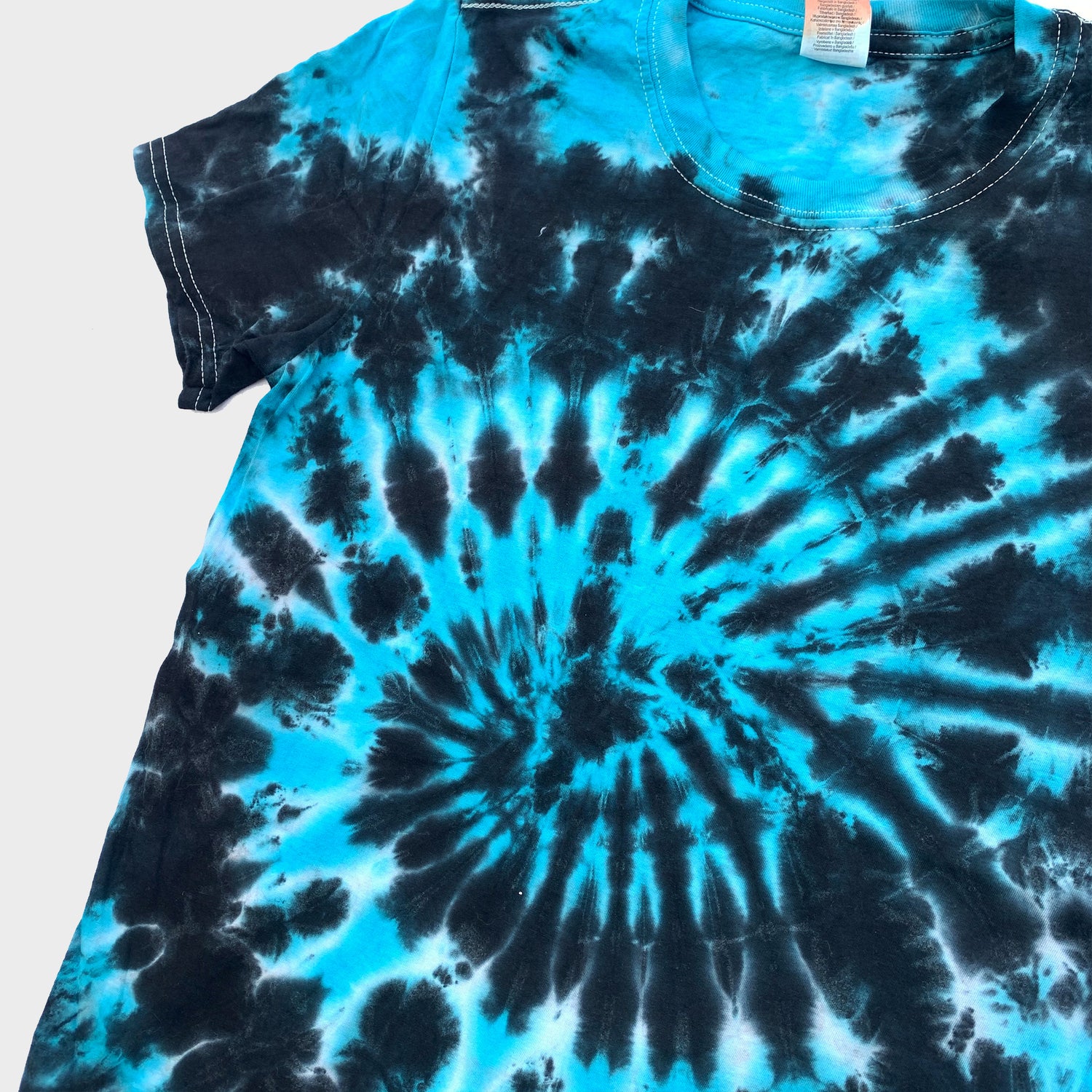 Blue/Black Spiral Tie Dye T-shirt - Free Shipping - iimvclothing